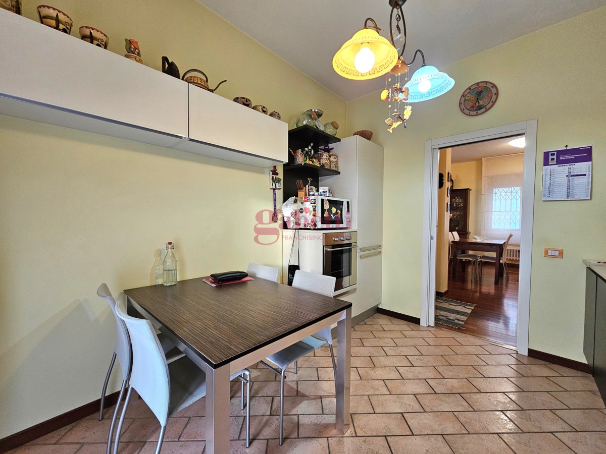 Foto 6 di 34 - Appartamento in vendita a Firenze