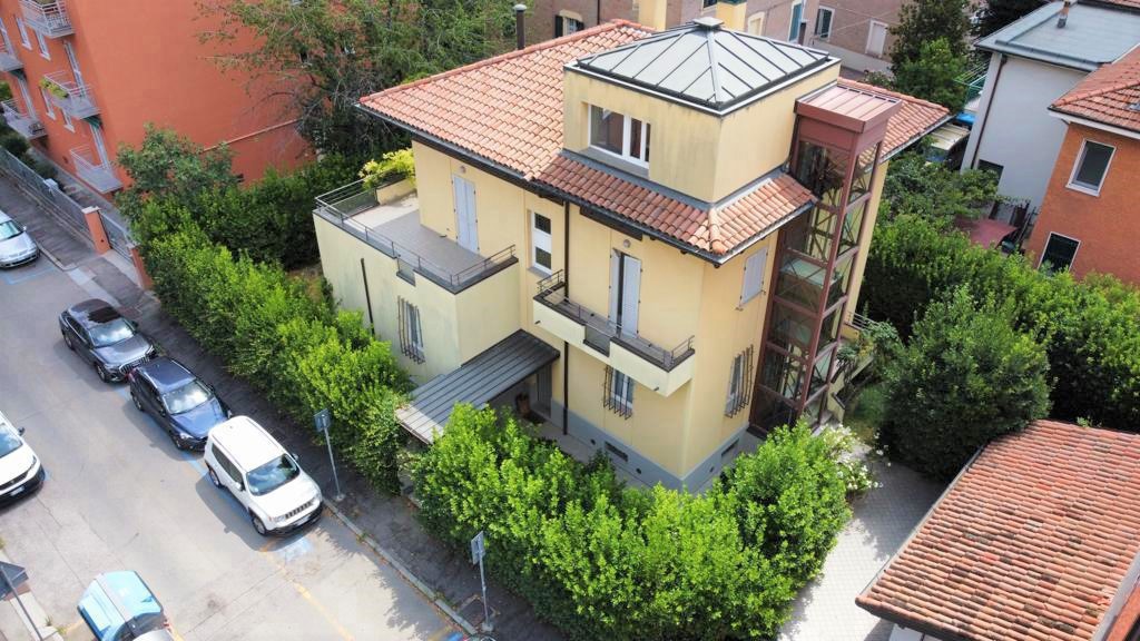 Foto 17 di 53 - Villa in vendita a Bologna