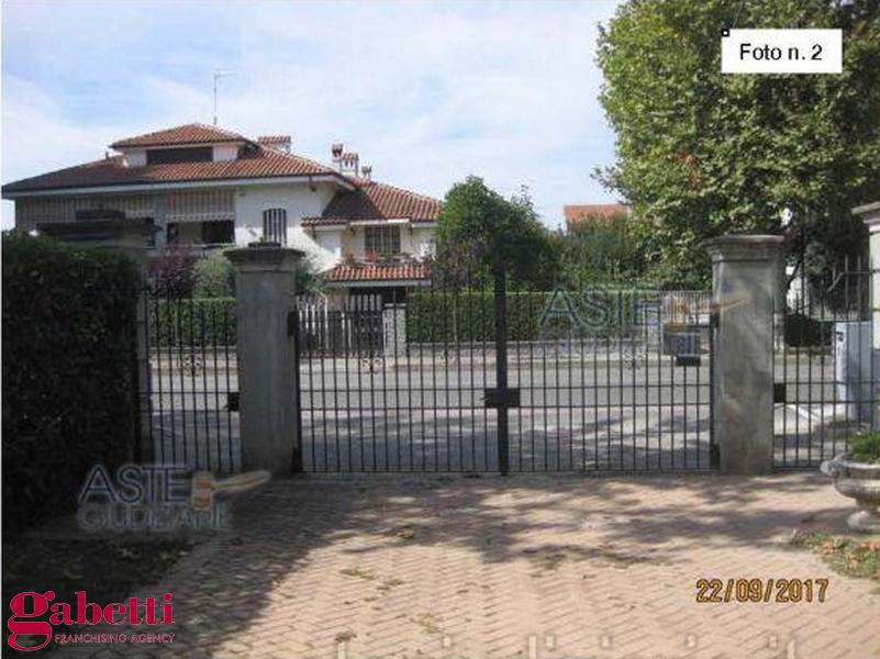 Foto 2 di 48 - Villa in vendita a Cherasco