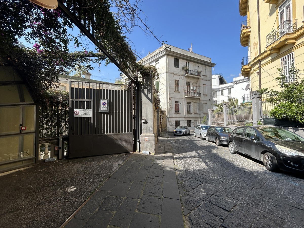 Foto 31 di 38 - Appartamento in vendita a Napoli