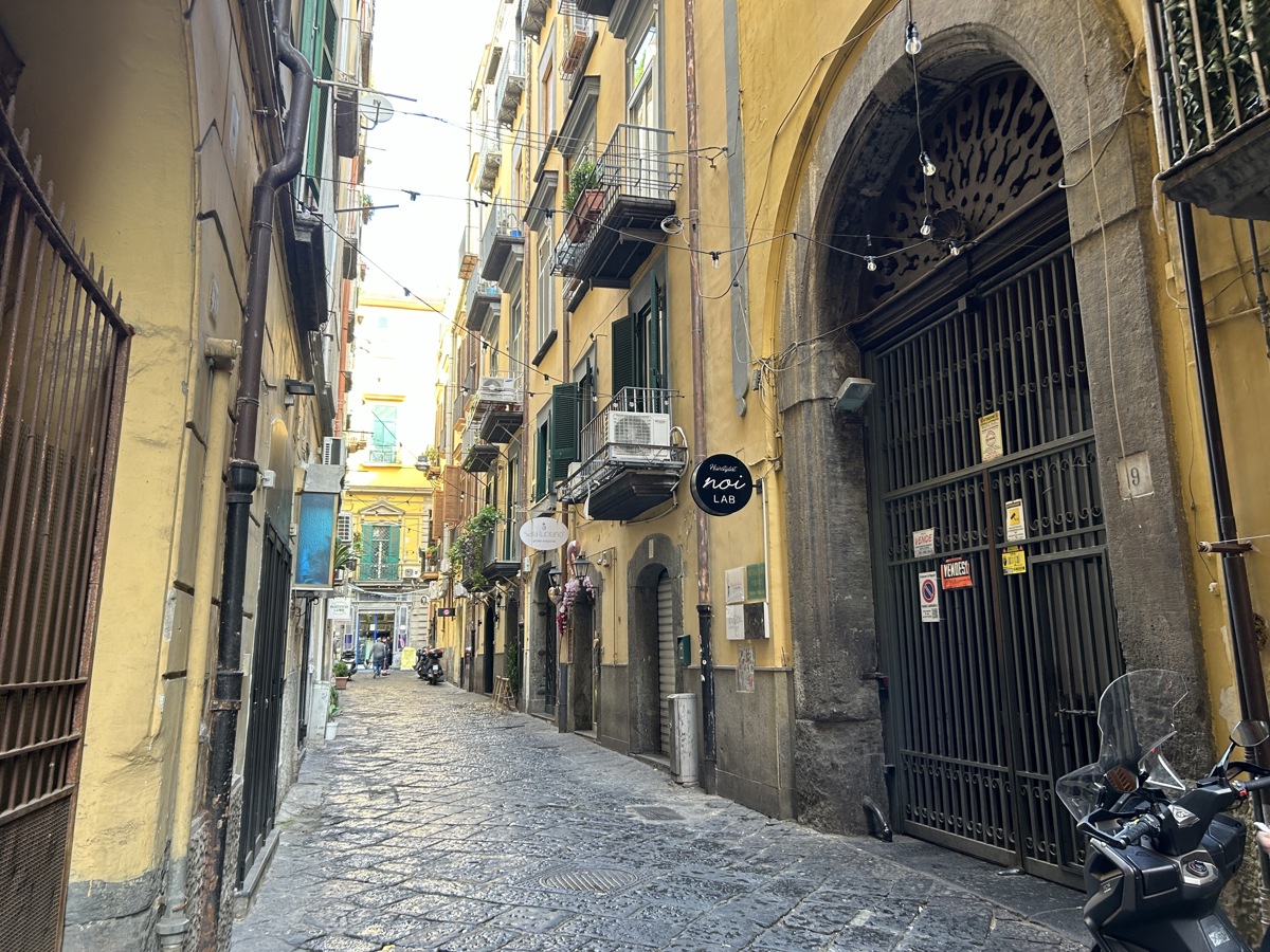 Foto 29 di 38 - Appartamento in vendita a Napoli