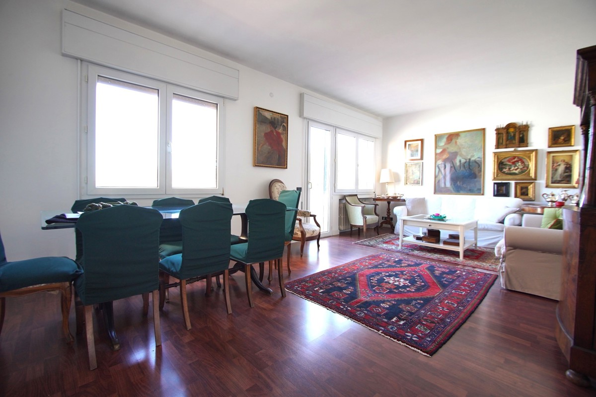 Foto 1 di 22 - Appartamento in vendita a Venezia
