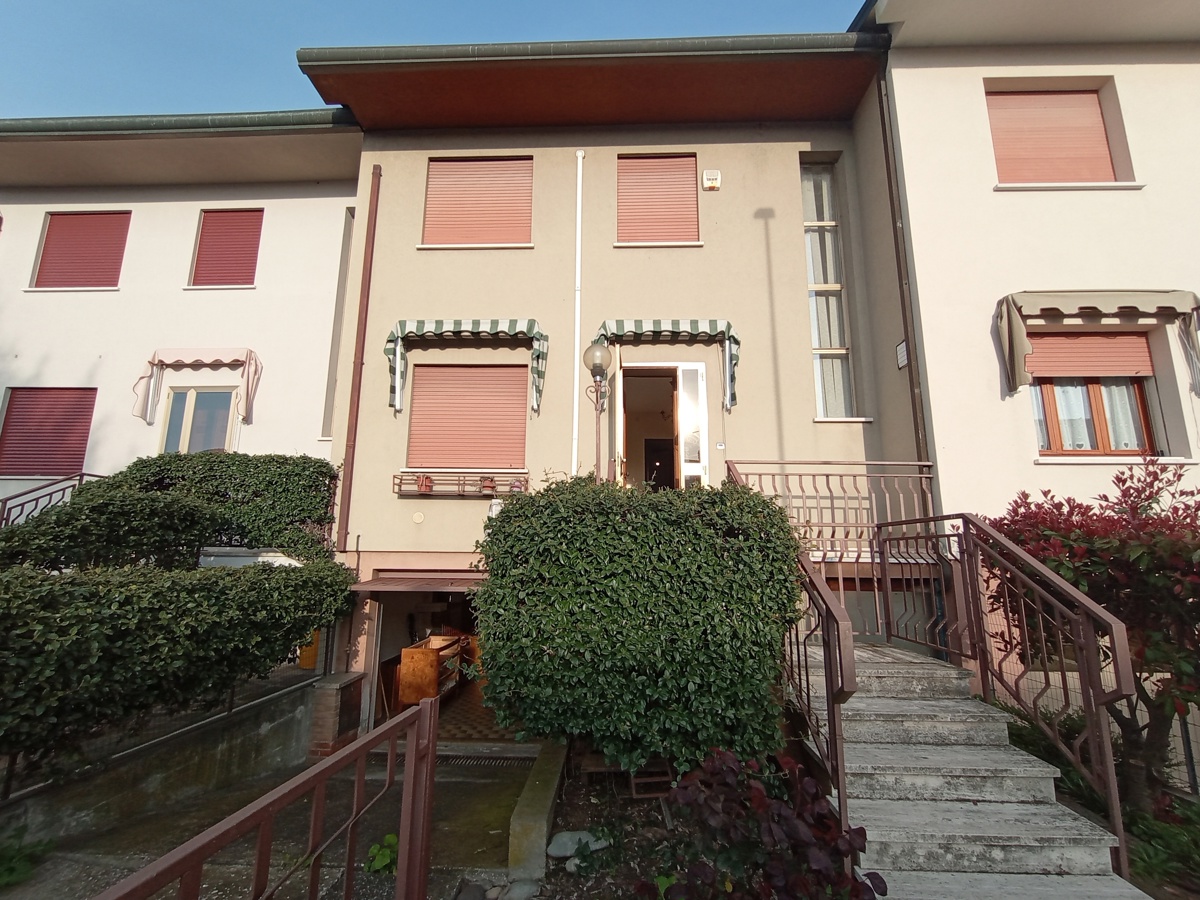 Foto 1 di 29 - Casa indipendente in vendita a Cavarzere