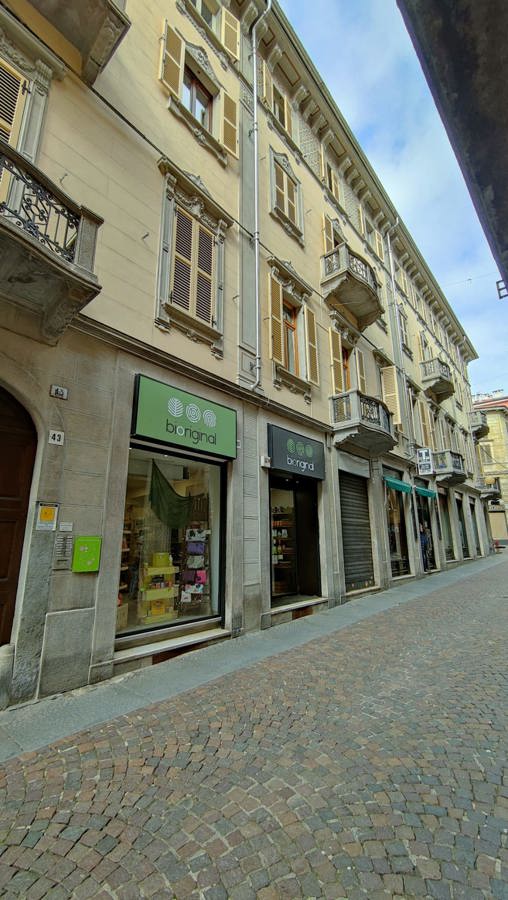 Foto 1 di 8 - Negozio in vendita a Biella