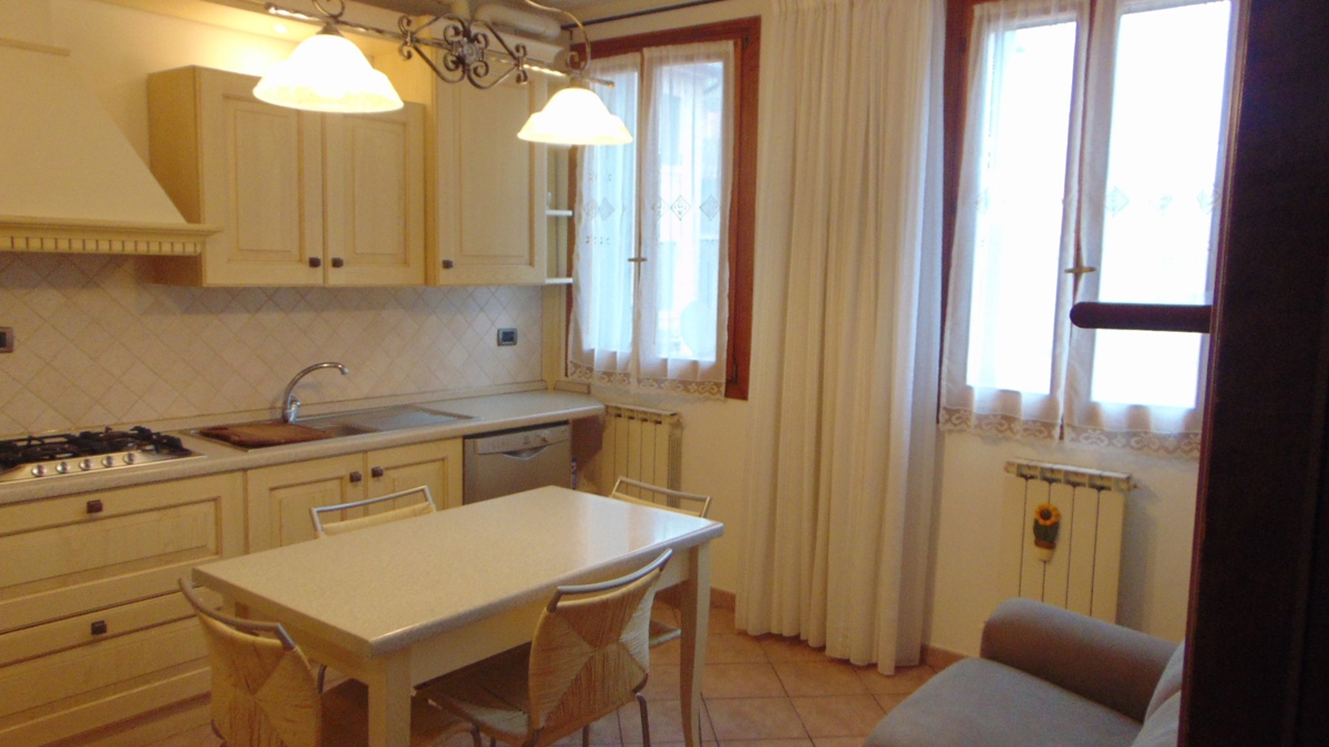 Foto 1 di 12 - Appartamento in affitto a Adria