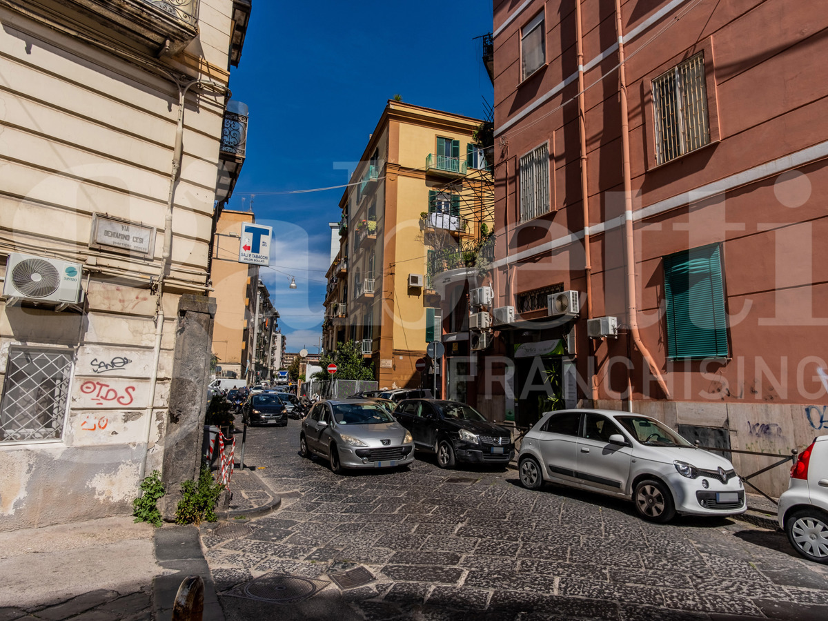 Foto 7 di 23 - Negozio in vendita a Napoli