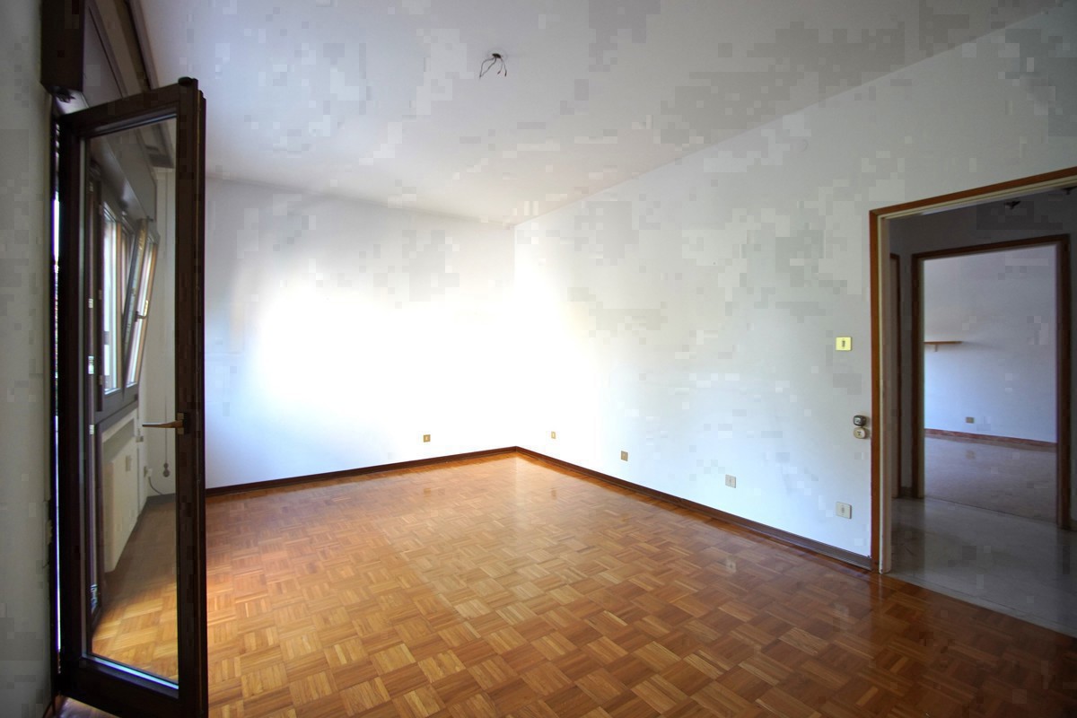 Foto 3 di 21 - Appartamento in vendita a Venezia