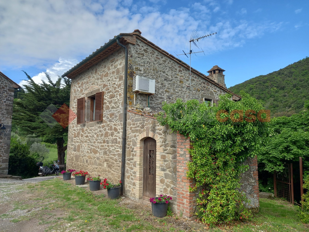 Foto 2 di 47 - Appartamento in vendita a Montecatini Val di Cecina