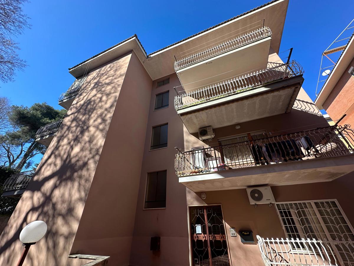 Foto 3 di 14 - Appartamento in vendita a Ariccia