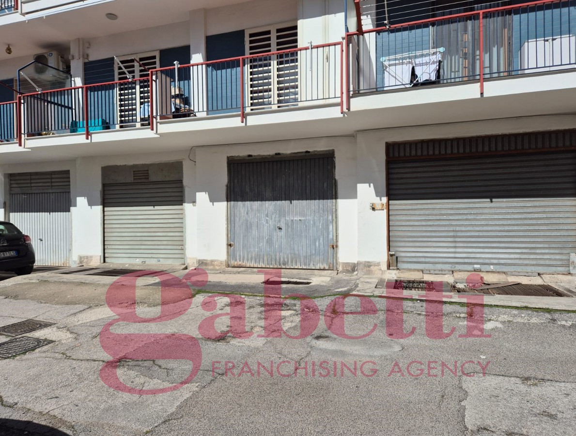 Foto 3 di 6 - Garage in vendita a Torre Annunziata