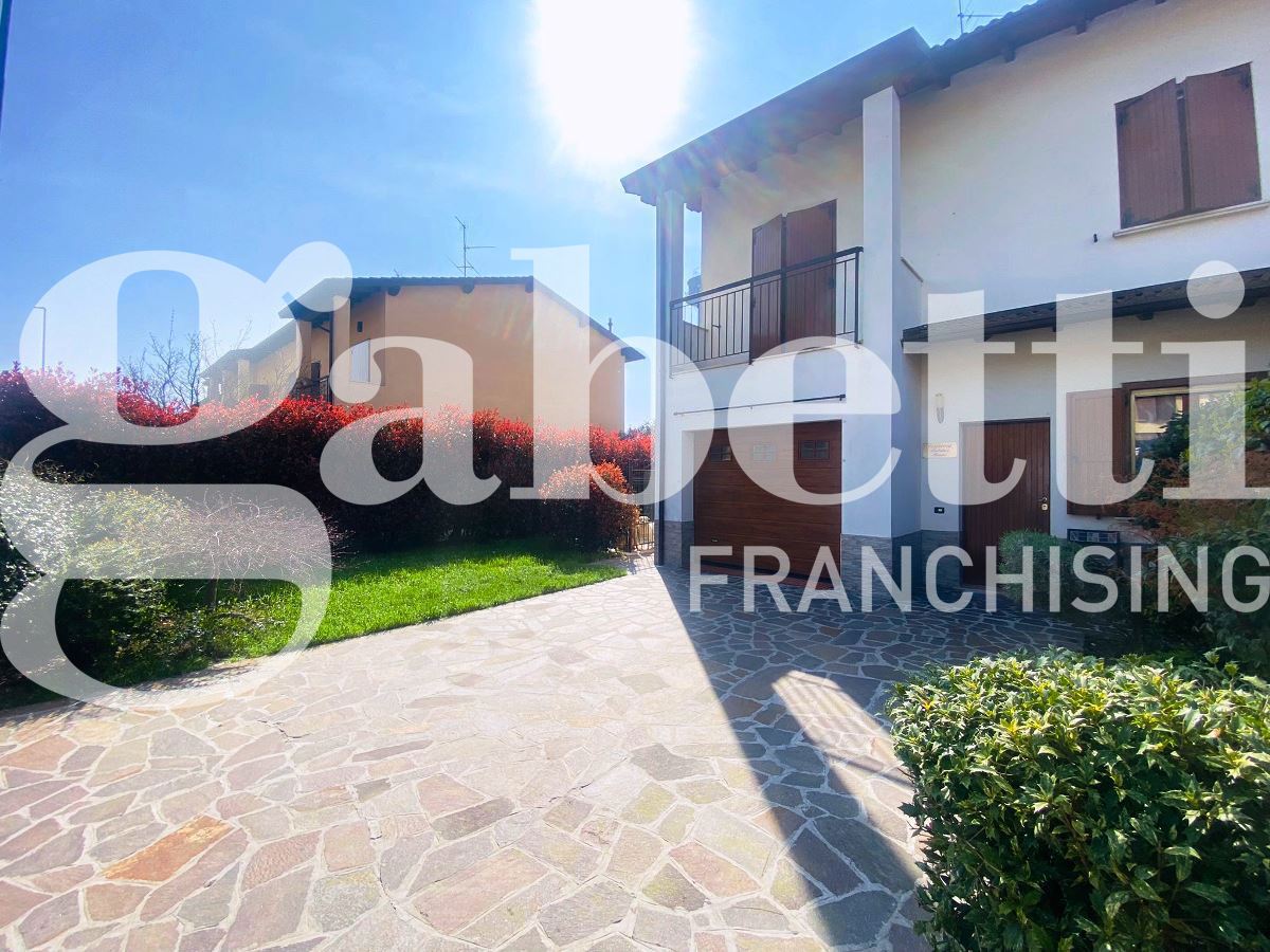 Foto 3 di 24 - Villa a schiera in vendita a Gadesco Pieve Delmon