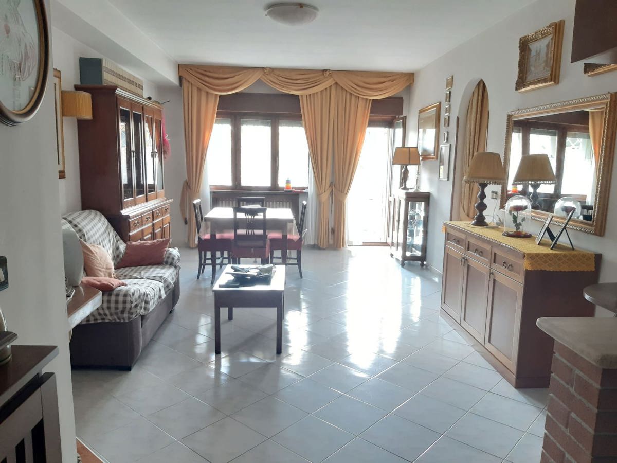 Foto 1 di 21 - Appartamento in vendita a Tagliacozzo