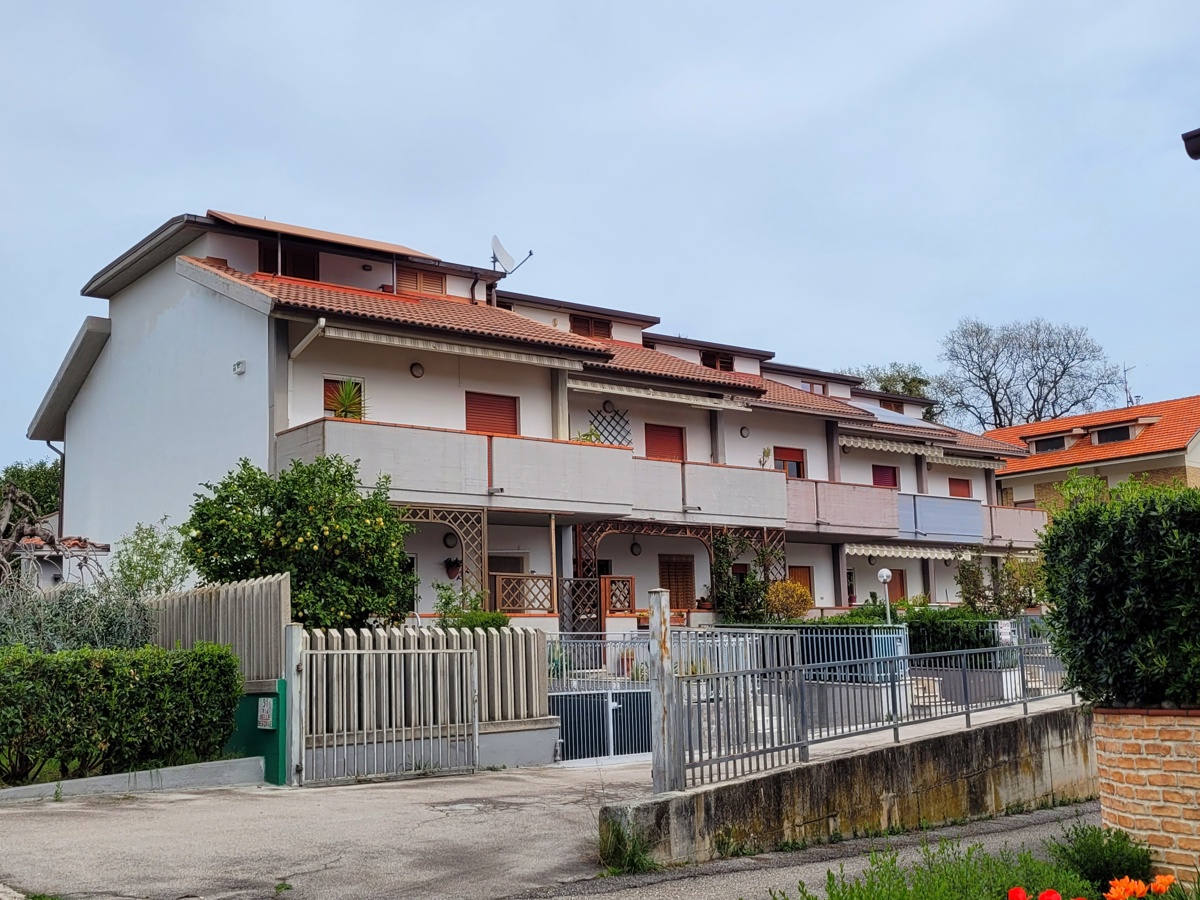 Foto 38 di 40 - Villa a schiera in vendita a Ascoli Piceno