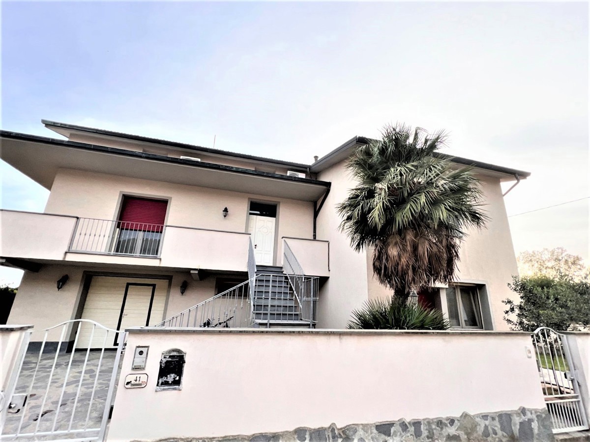 Foto 1 di 8 - Villa in vendita a Ponsacco