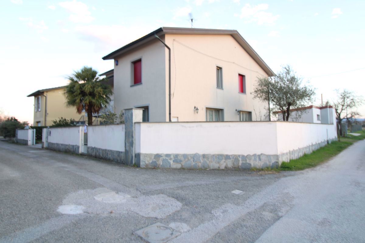 Foto 8 di 8 - Villa in vendita a Ponsacco