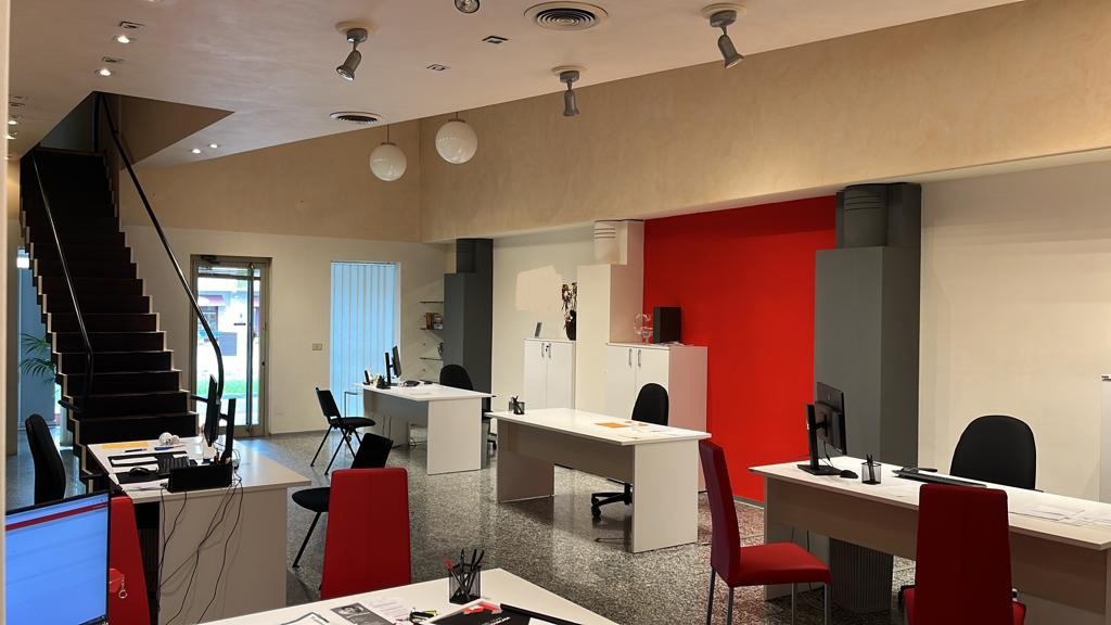 Foto 4 di 5 - Ufficio in affitto a Pistoia