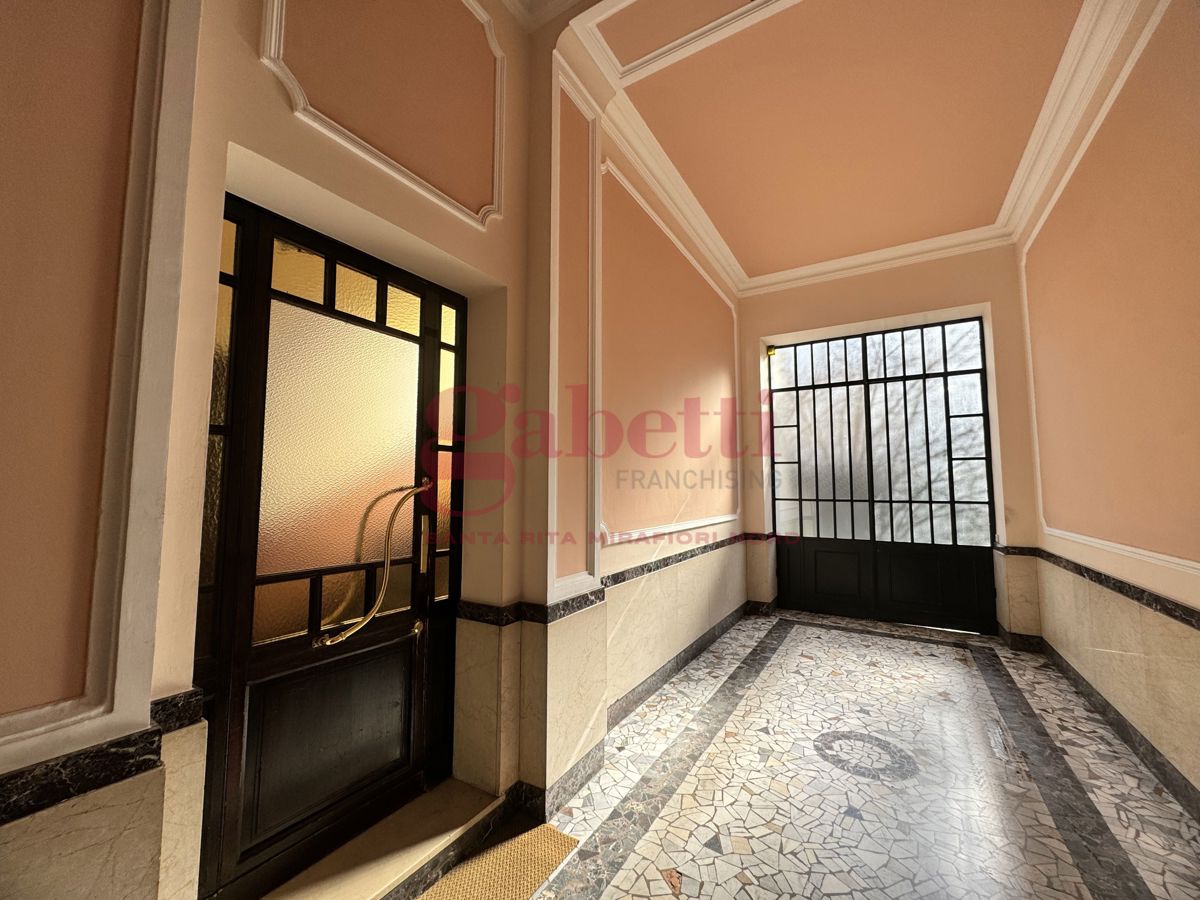 Foto 2 di 29 - Appartamento in vendita a Torino