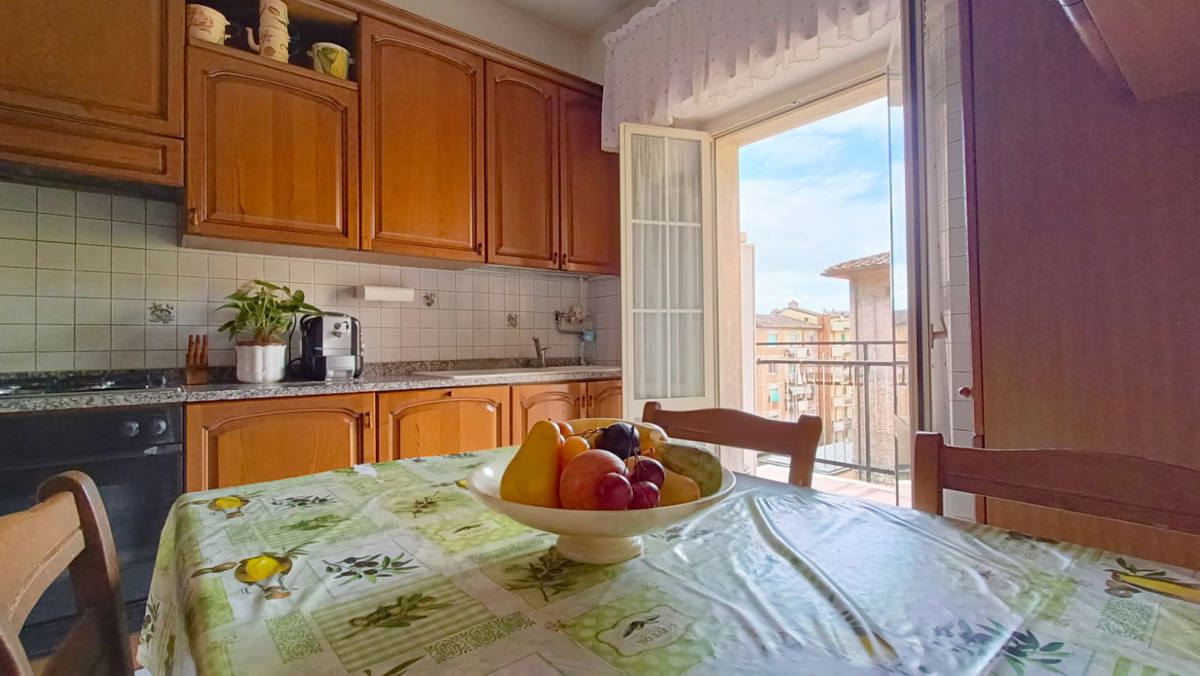 Foto 7 di 45 - Appartamento in vendita a Siena