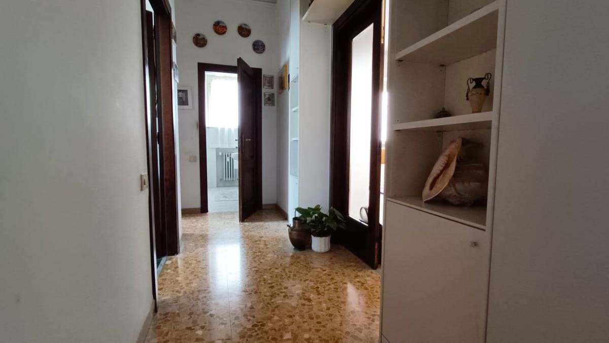 Foto 9 di 45 - Appartamento in vendita a Siena