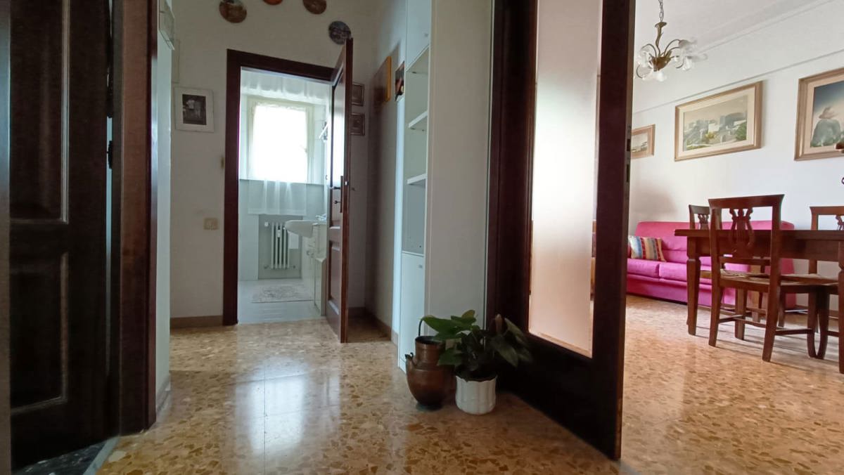 Foto 12 di 45 - Appartamento in vendita a Siena
