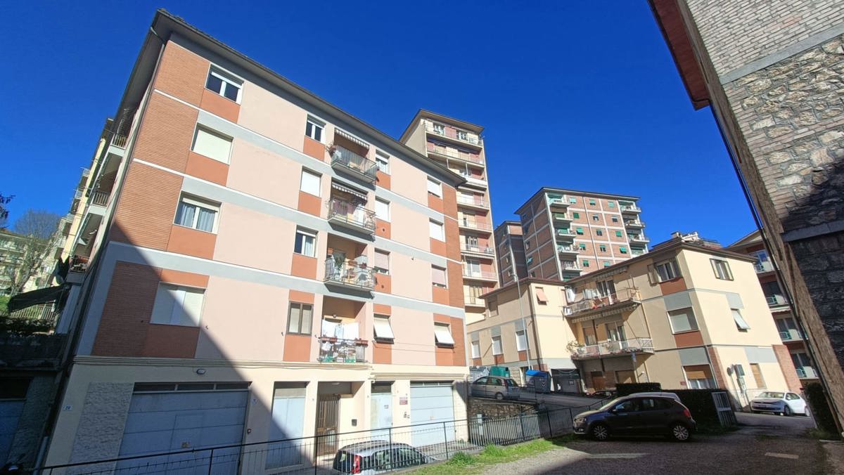 Foto 37 di 45 - Appartamento in vendita a Siena