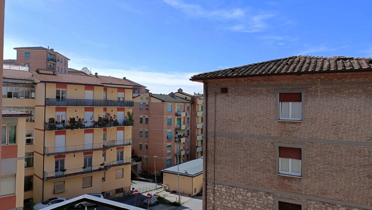 Foto 39 di 45 - Appartamento in vendita a Siena