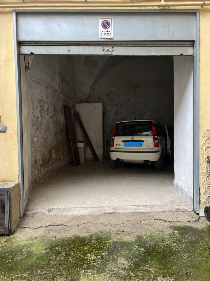 Garage/Box/Posto auto in vendita a Capua (CE)