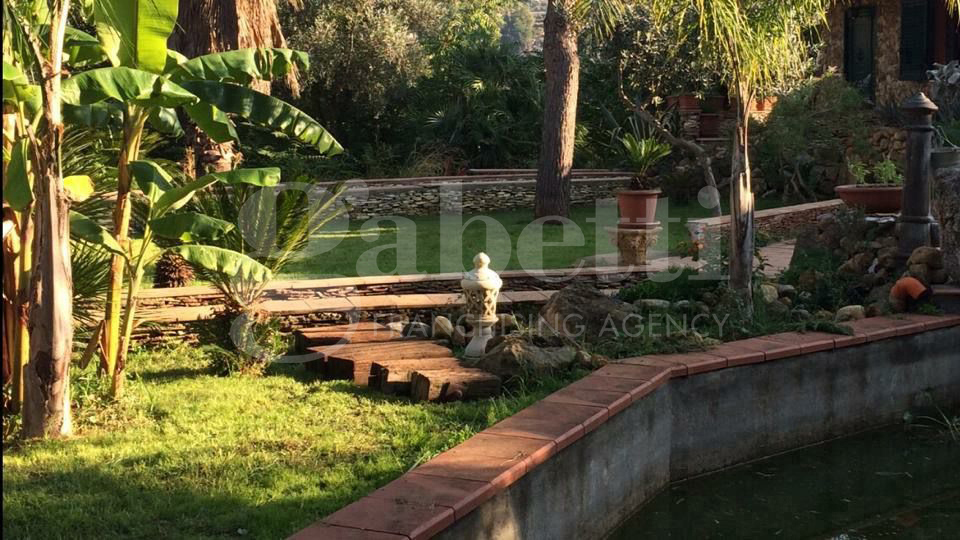 Foto 2 di 15 - Villa in vendita a Monreale