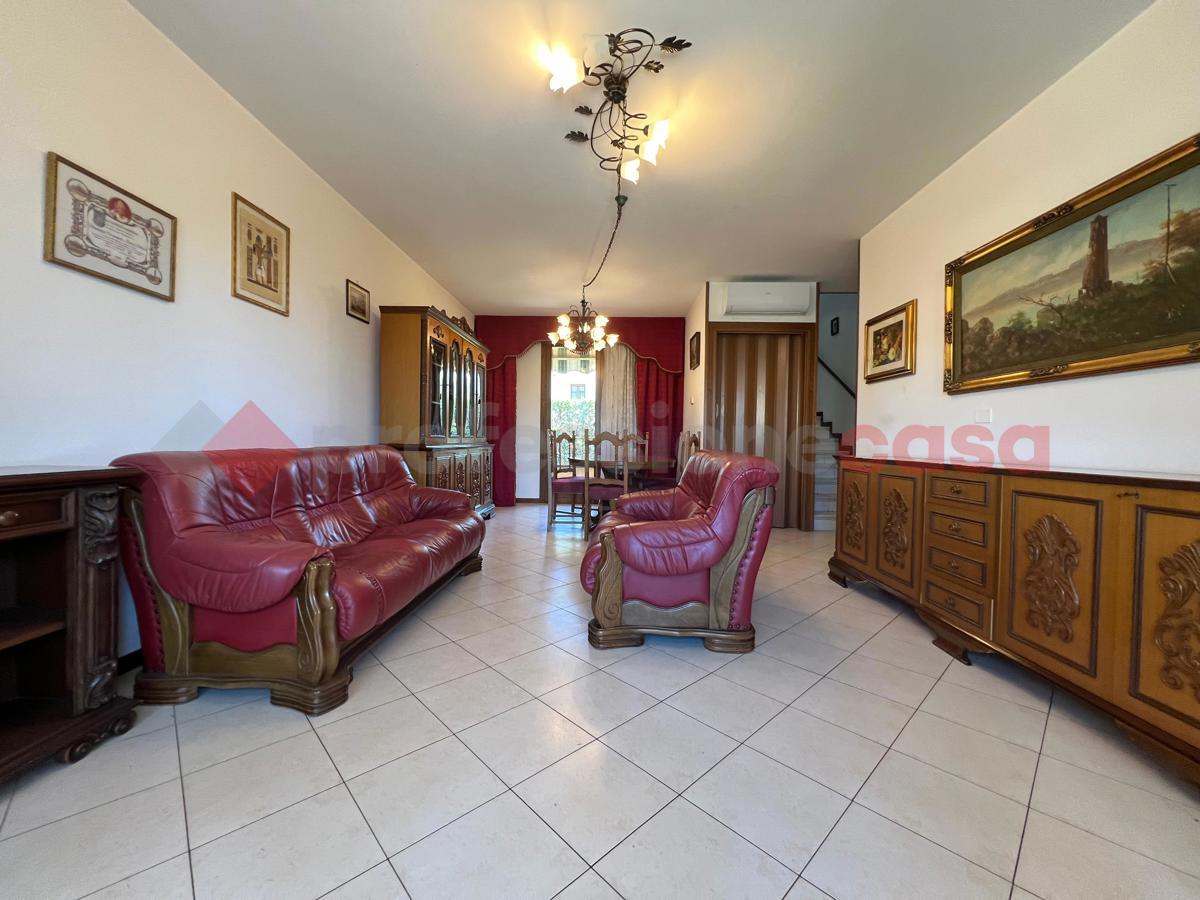 Foto 2 di 23 - Villa a schiera in vendita a Selvazzano Dentro