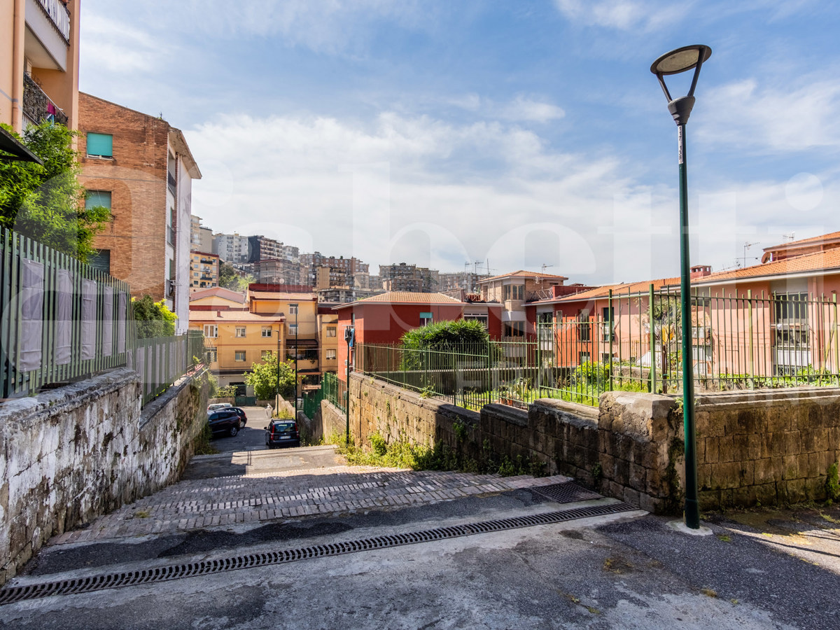 Foto 42 di 46 - Appartamento in vendita a Napoli