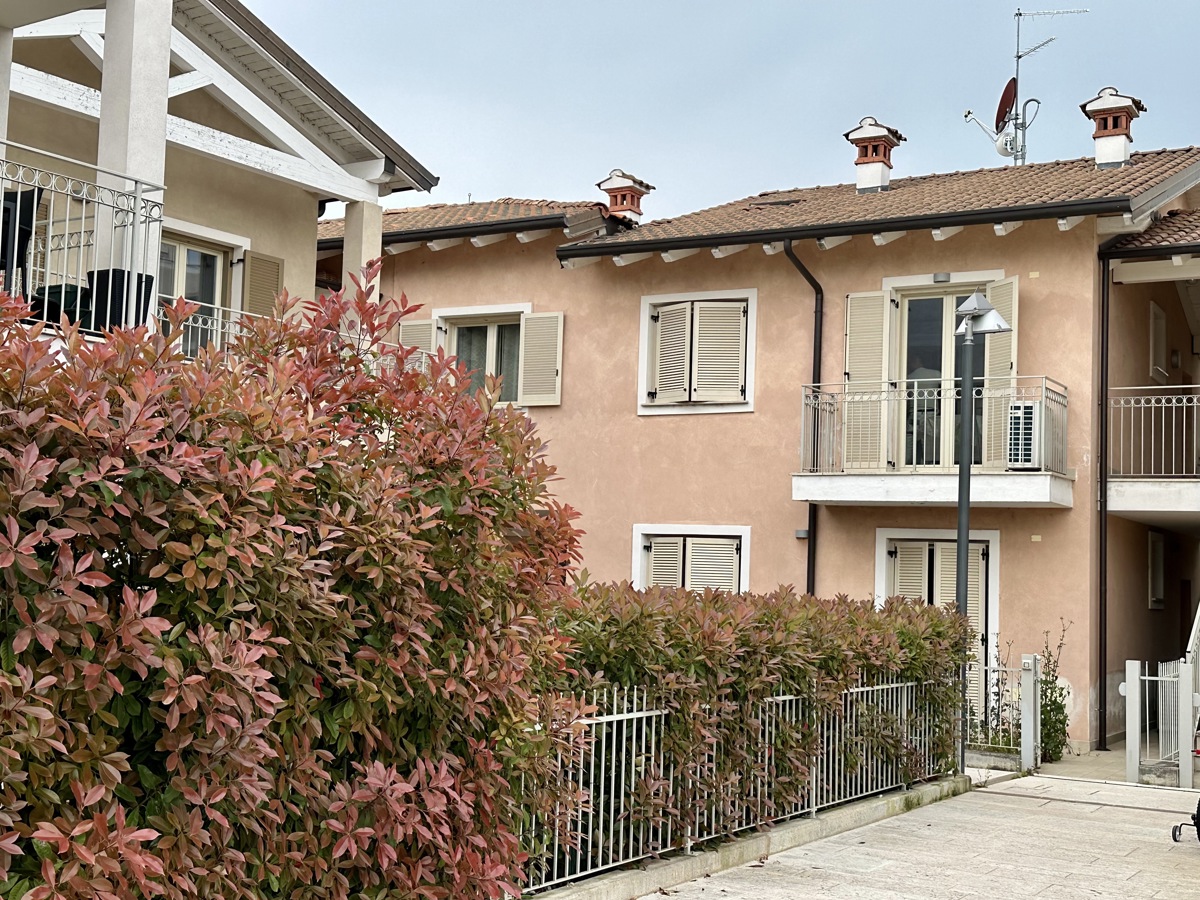 Foto 1 di 5 - Appartamento in vendita a Castelnuovo del Garda