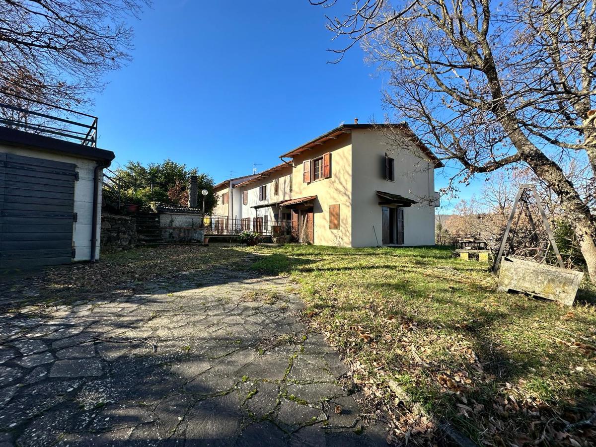 Foto 1 di 33 - Villa in vendita a Chitignano