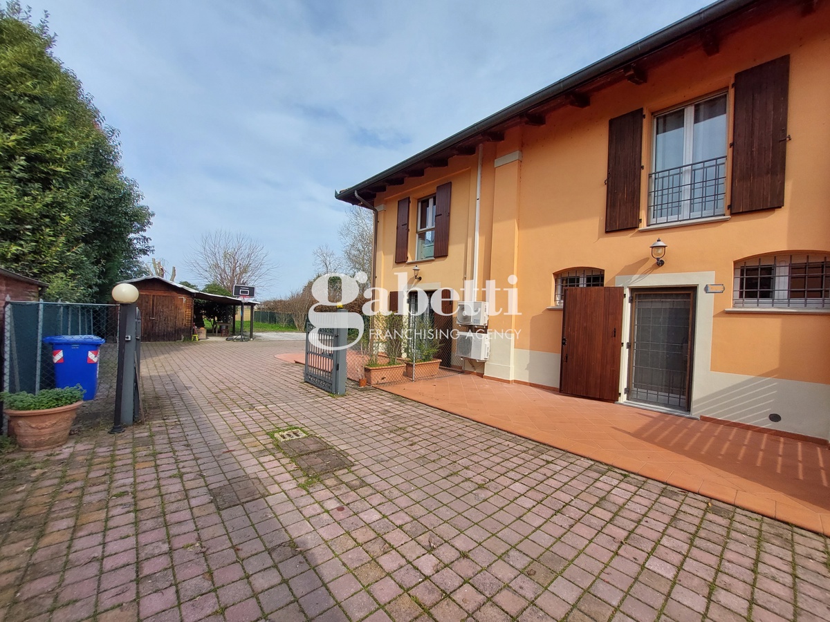 Foto 25 di 27 - Villa a schiera in vendita a Bologna