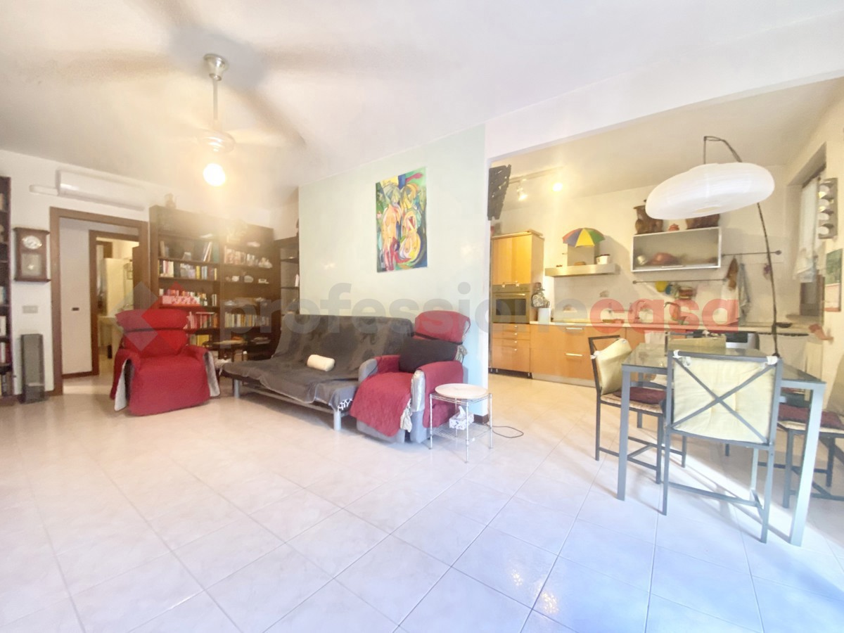 Foto 3 di 35 - Appartamento in vendita a Montevarchi