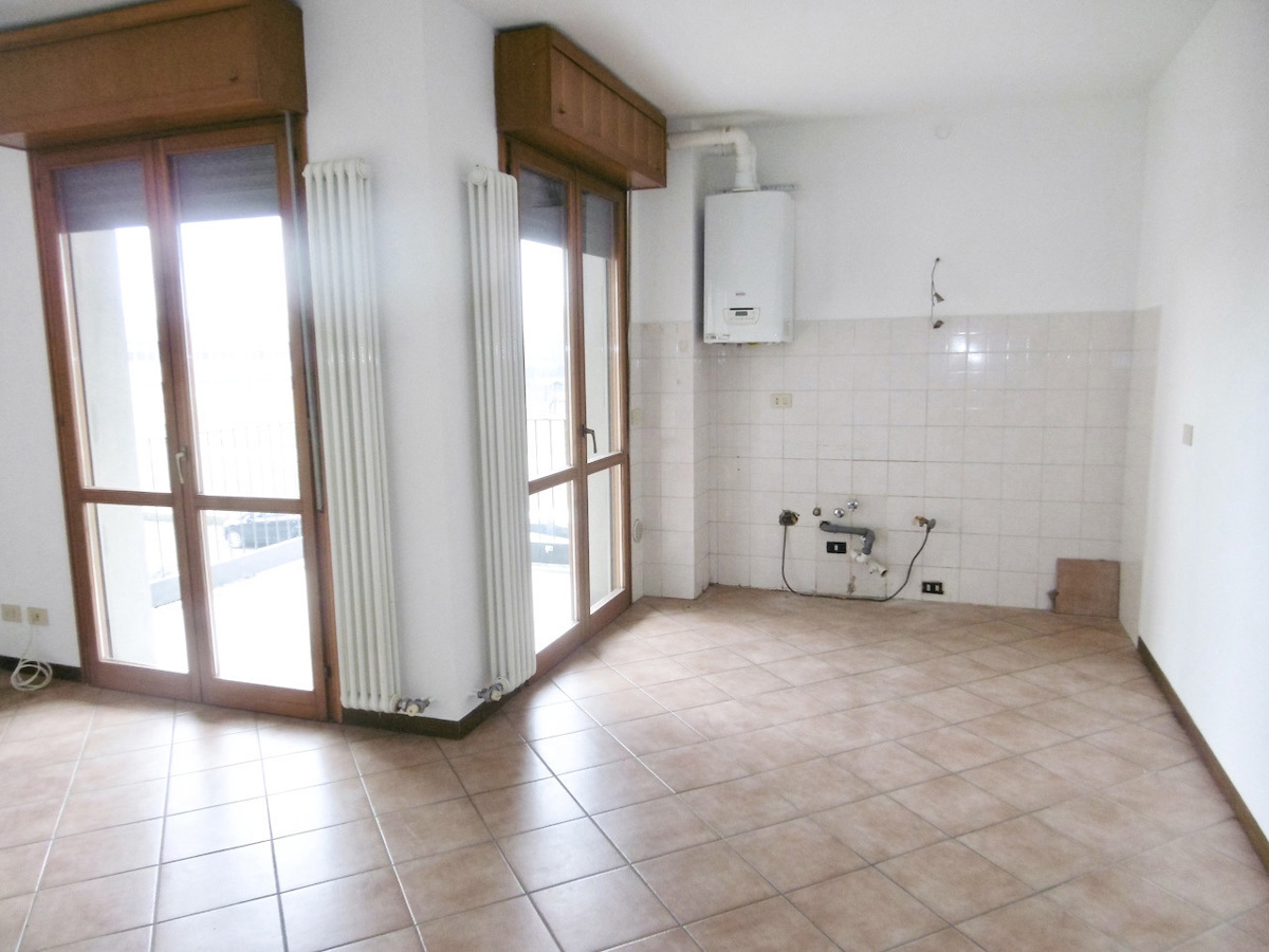Foto 3 di 10 - Appartamento in affitto a Parma