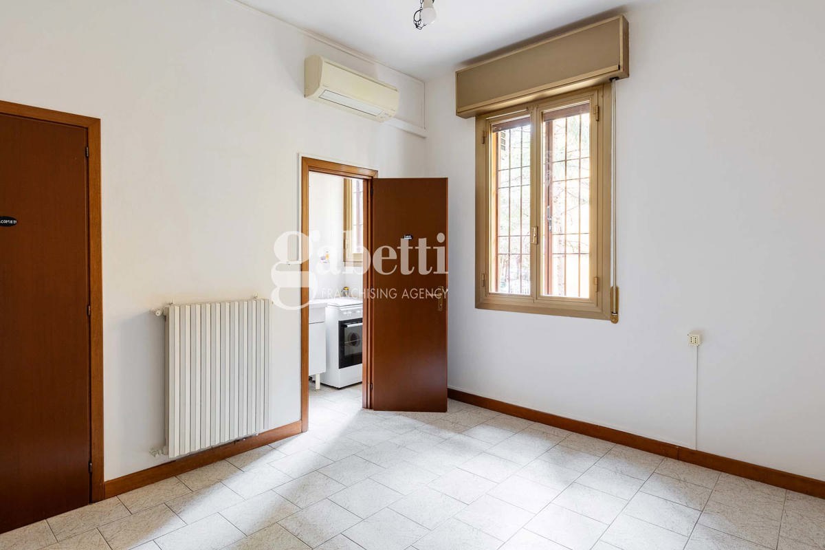Foto 3 di 19 - Appartamento in vendita a Bologna