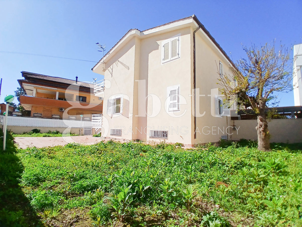 Foto 3 di 19 - Villa in vendita a Giugliano in Campania