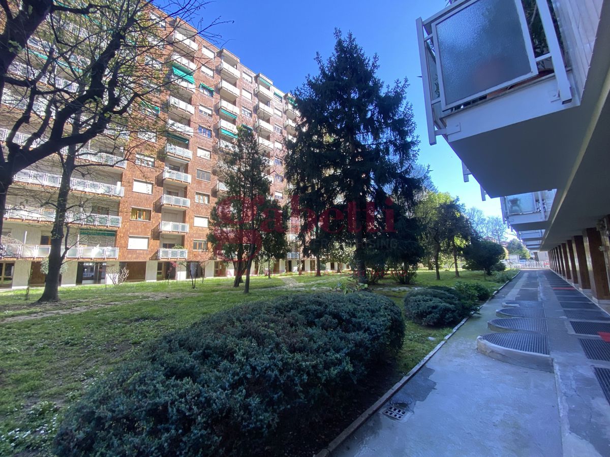 Foto 2 di 34 - Appartamento in vendita a Torino