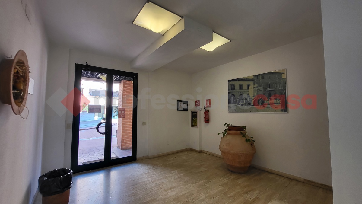 Foto 28 di 30 - Appartamento in vendita a Cecina