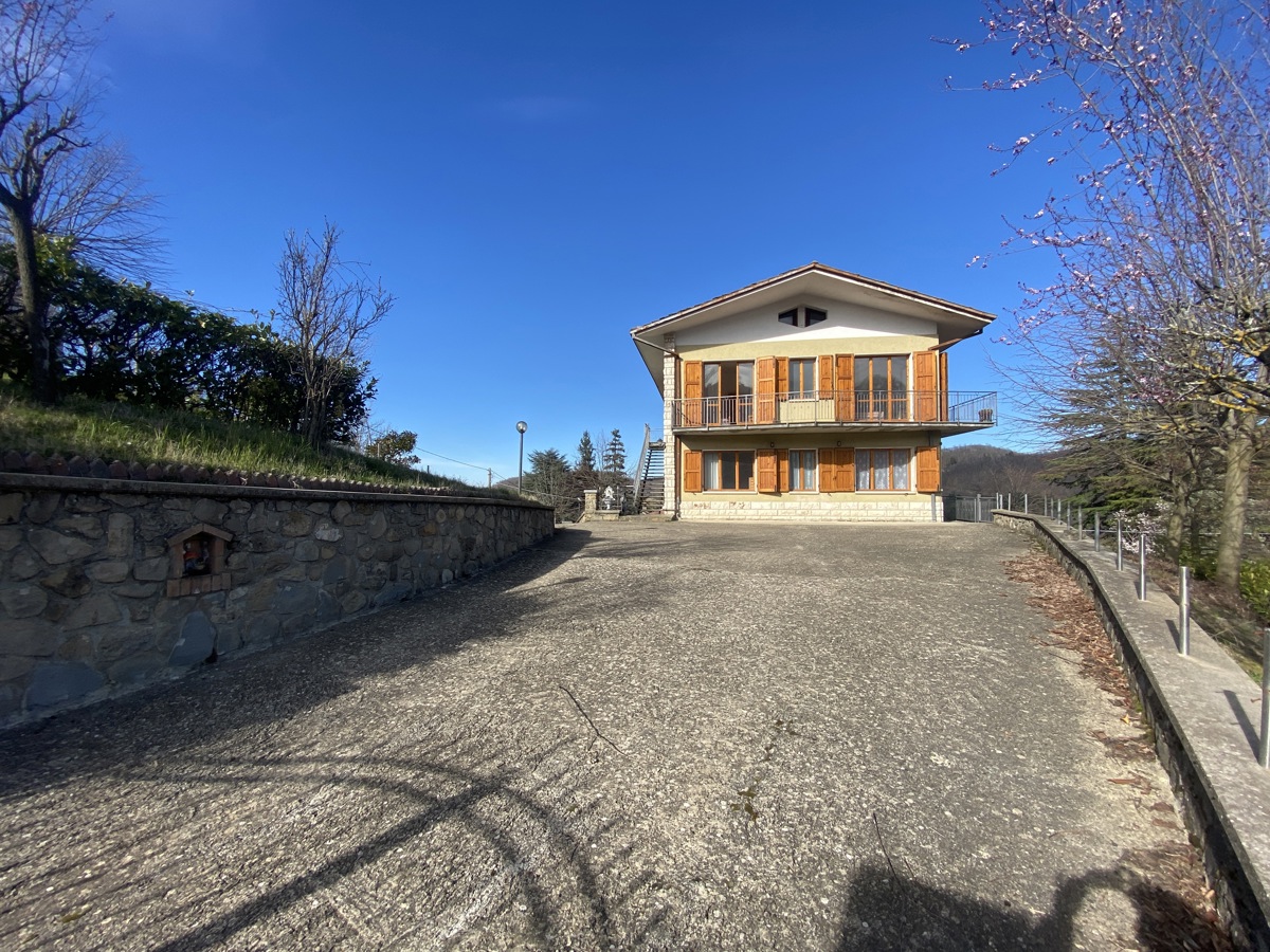 Foto 3 di 31 - Casa indipendente in vendita a Castel d'Aiano