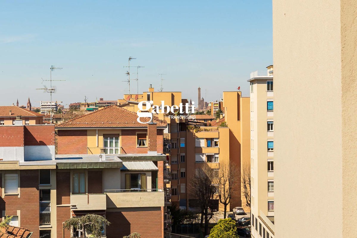 Foto 9 di 28 - Appartamento in vendita a Bologna