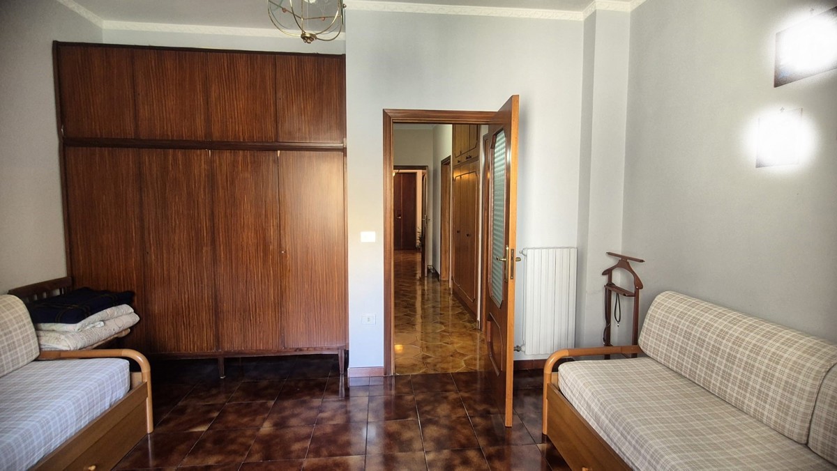 Foto 36 di 48 - Appartamento in vendita a Torre Annunziata