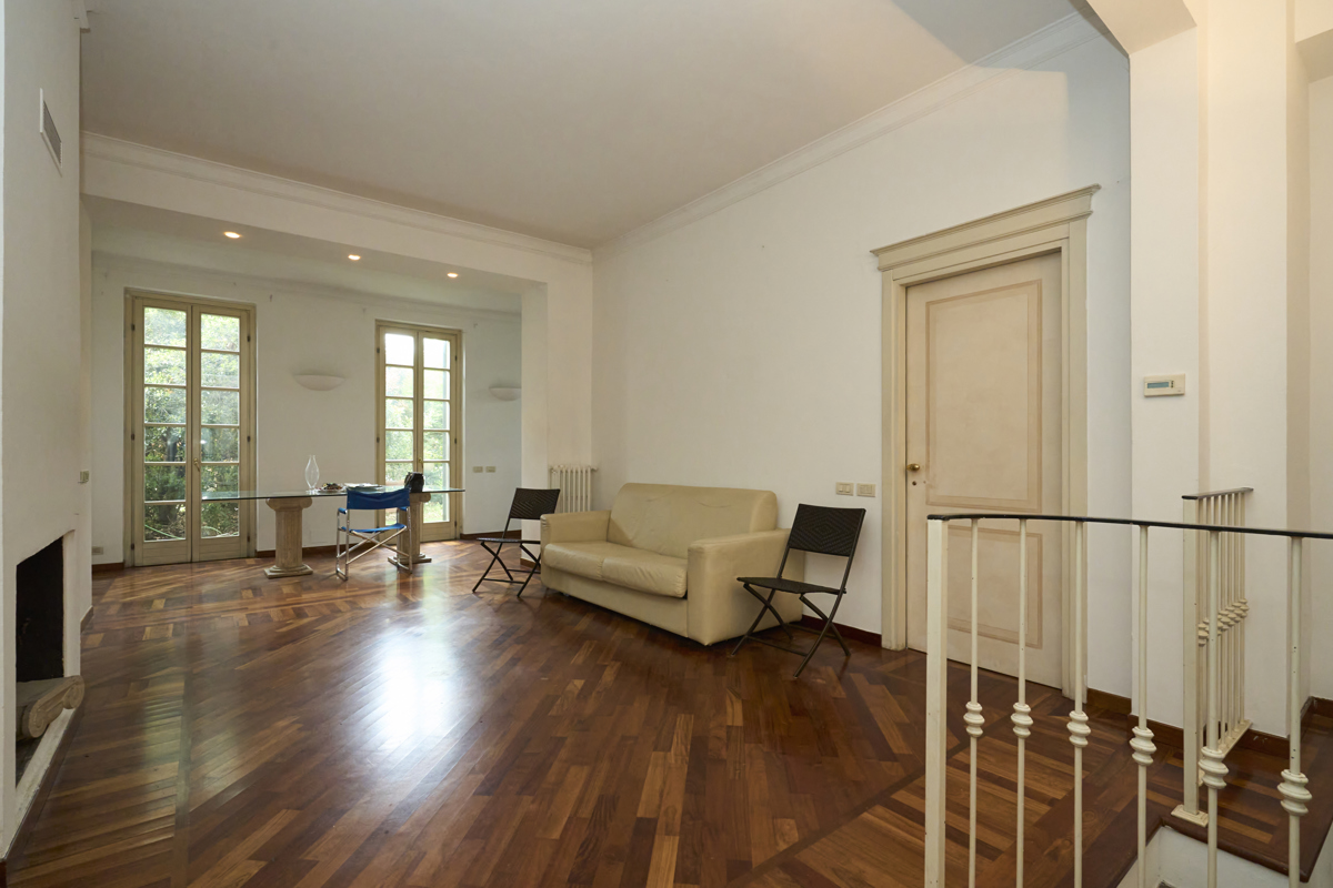 Foto 2 di 42 - Appartamento in vendita a Monza