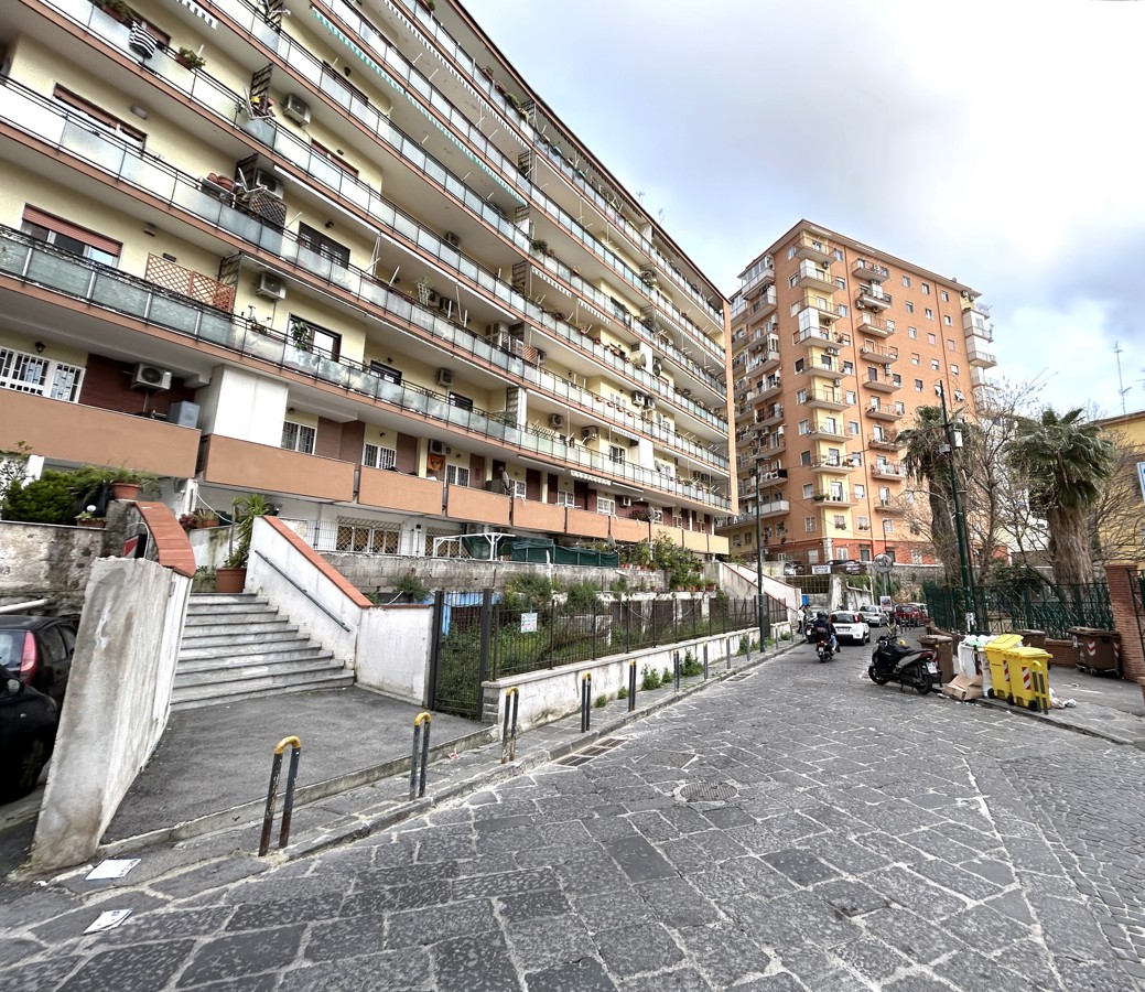 Foto 25 di 33 - Appartamento in vendita a Napoli