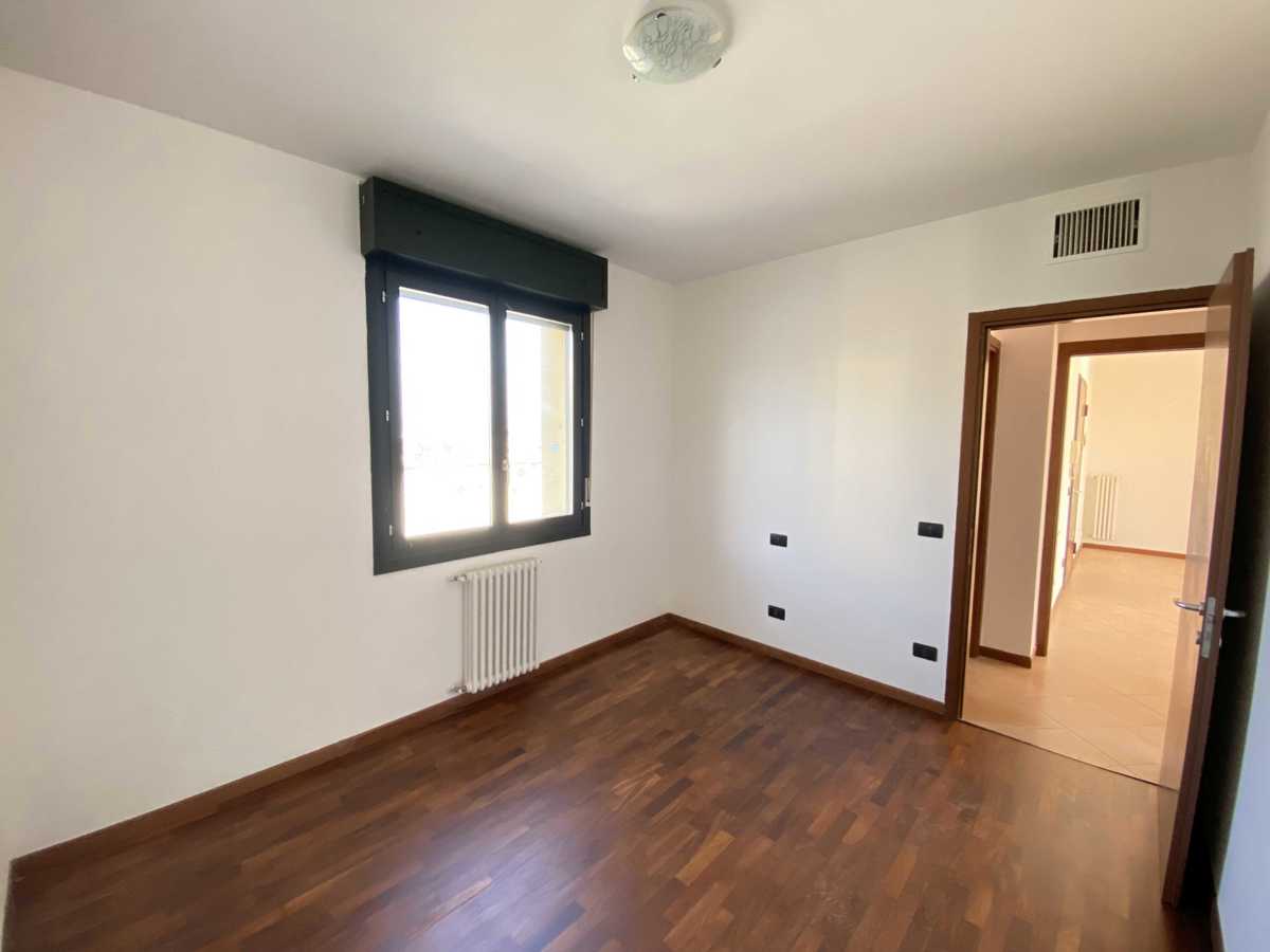 Foto 20 di 23 - Appartamento in affitto a Parma