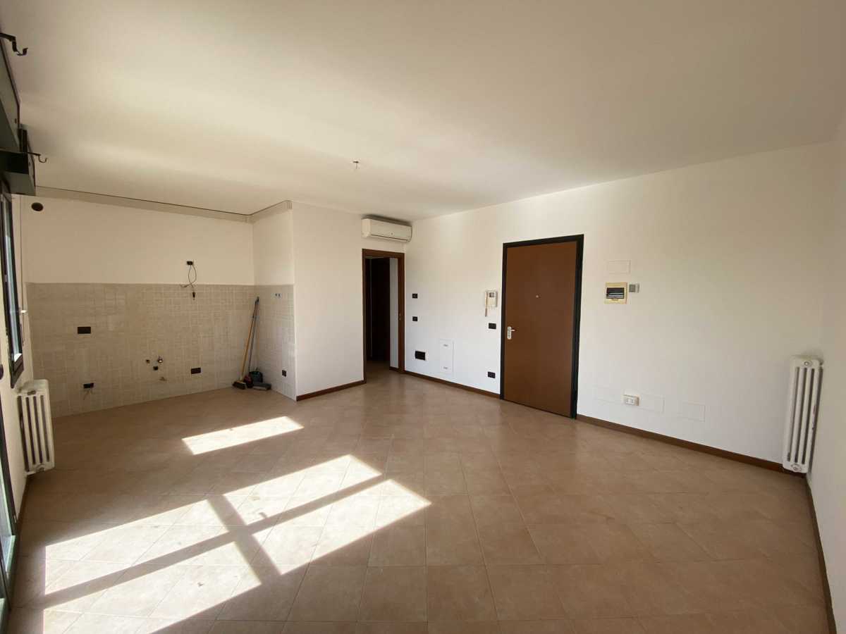 Foto 9 di 23 - Appartamento in affitto a Parma