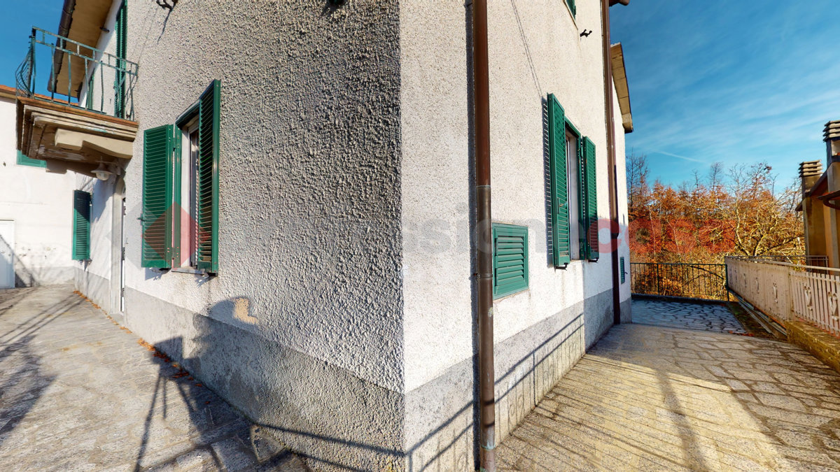 Foto 30 di 32 - Casa indipendente in vendita a Piazza al Serchio