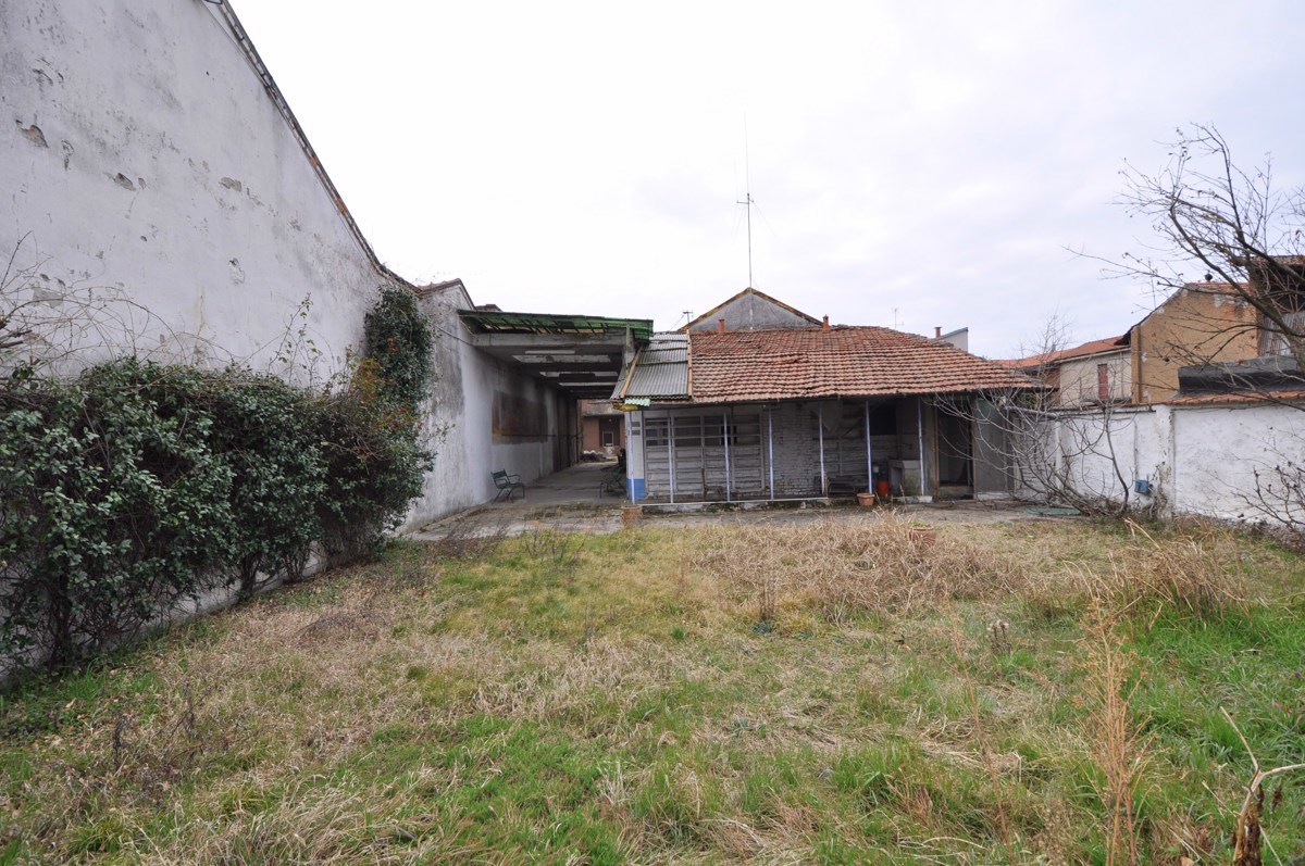 Foto 4 di 15 - Casa indipendente in vendita a Busto Garolfo