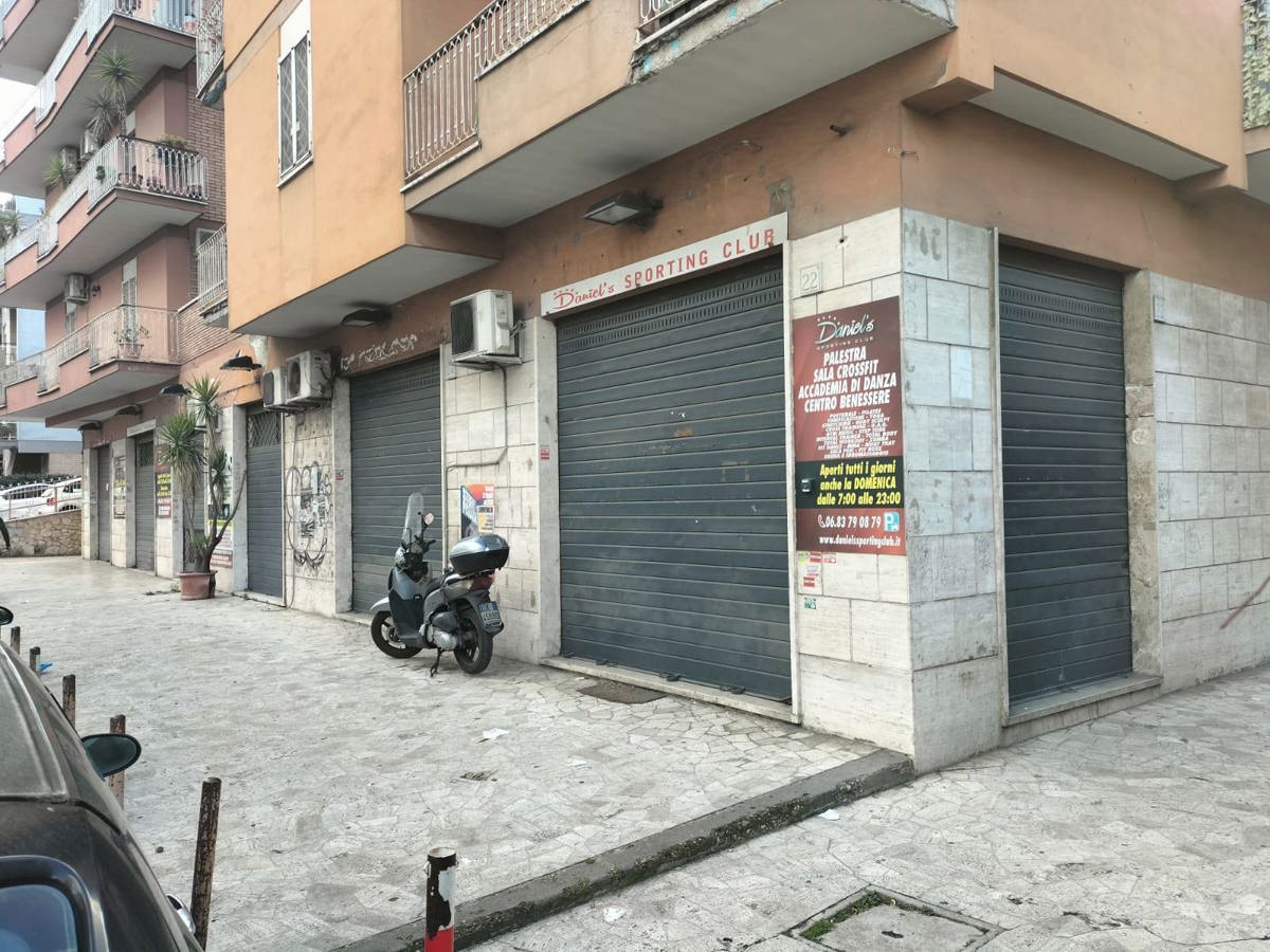 Negozio in vendita a Tor Bella Monaca, Roma (RM)