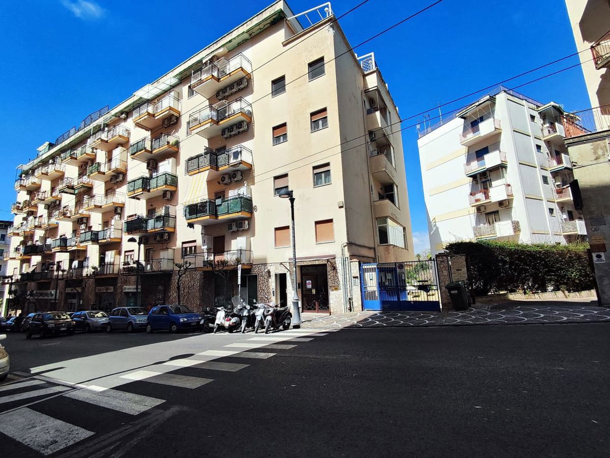 Foto 2 di 27 - Appartamento in vendita a Portici